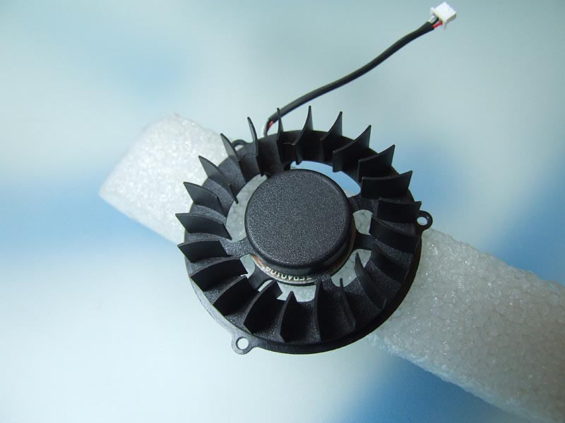 W0978 R5673 1X475 DELL Latitude 100L notebook ventilátor (CPU fan)